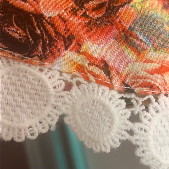 Floral crop top - Picture 3 of 3